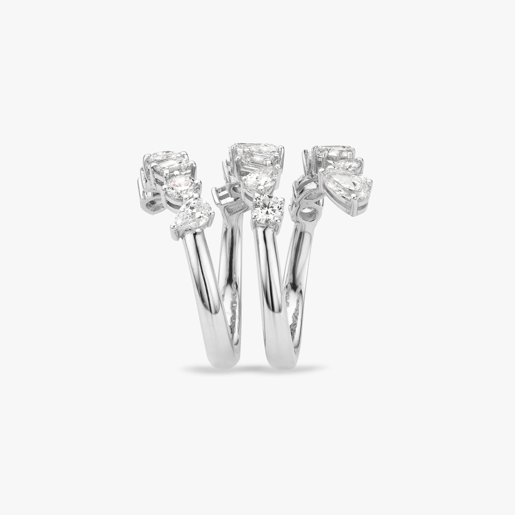 images/maison-de-greef-01-diamonds-an5610f900bwh3/atelier_wittmann_diamond_multishope_white-gold_ring_side_front.jpg