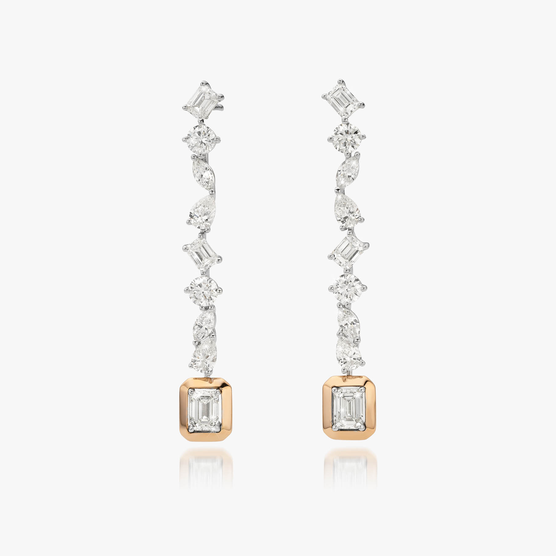 images/maison-de-greef-01-diamonds-or5633prbwh3/atelier_wittmann-white_gold-red_gold-diamonds-earrings-front.jpg